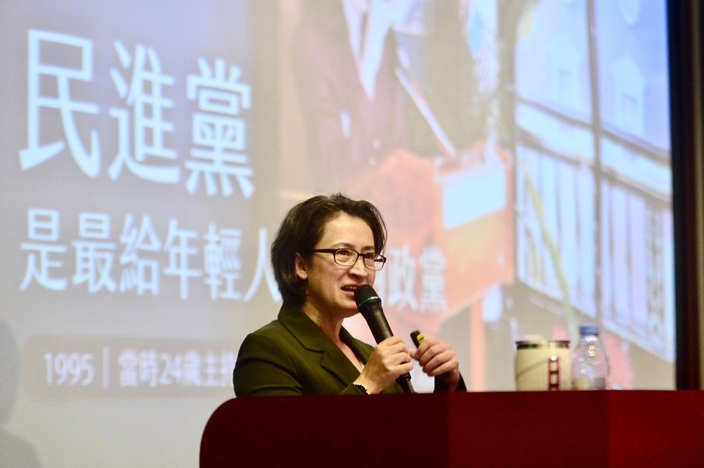 民進黨副總統候選人蕭美琴，12日出席「政治進入大學2.0–青年與副總統候選人座談」活動，暢談自己從政心路歷程。（張哲偉攝）