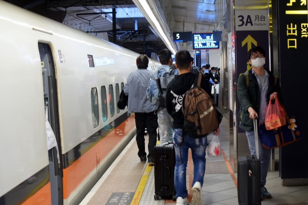 高鐵今天（14日）宣布，將增開20班列車疏運元旦假期人潮。（資料照片／張哲偉攝）