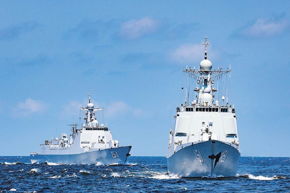 專家認為，中國若貿然開戰，印度洋海運航道將成為其致命弱點。圖為解放軍驅逐艦。（取自中國軍網）