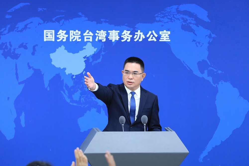 國台辦發言人陳斌華28日駁斥有關五月天遭施壓一事，強調外媒報導是假消息。（取自微博）
