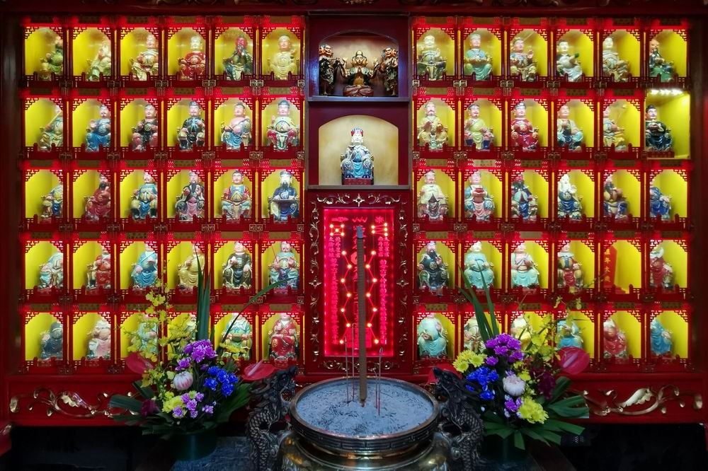 许多民众每年春节前都会到寺庙点灯。（杨文琳摄）(photo:UpMedia)