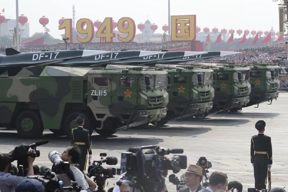 美國情報評估報告舉出中國軍方貪腐影響的例子，包括飛彈裝填的是水而非燃料。（美聯社）