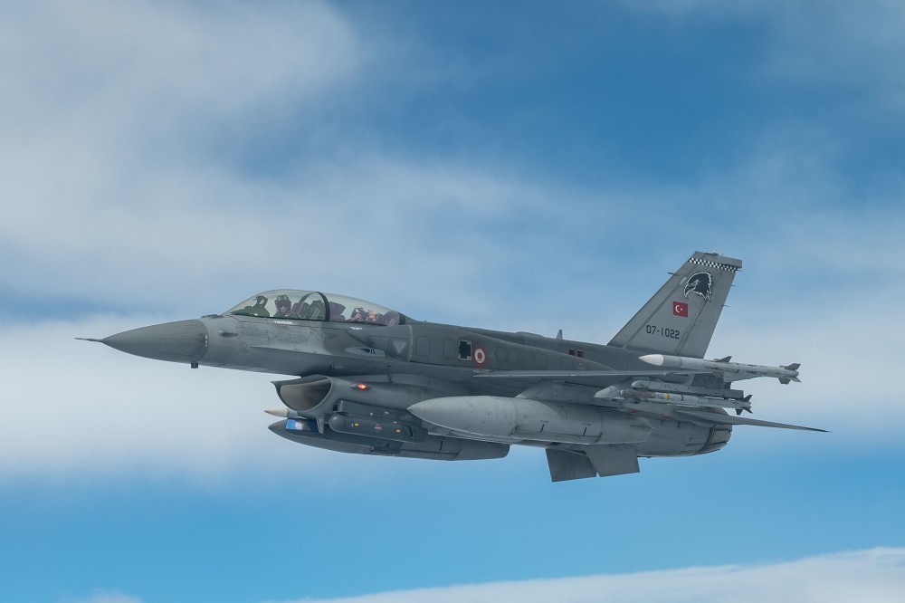 美國駐土大使透露，只待白宮收到土耳其允許瑞典加入北約的批准文件，將會以最快速度宣布對土軍售F-16V的通知。圖為現役的土國F-16戰機。（取自DVIDS）