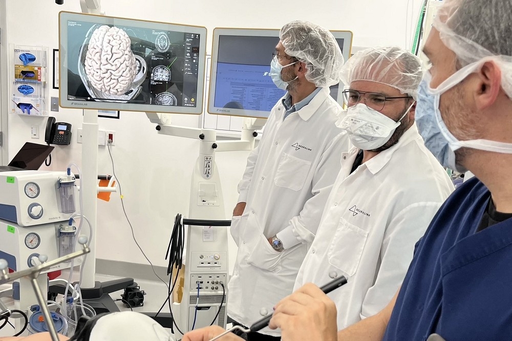 瑪斯克旗下科技公司，完成首例人腦植入晶片的手術，初步已可偵測刺痛感。（取自Neuralink公司X平台帳號）