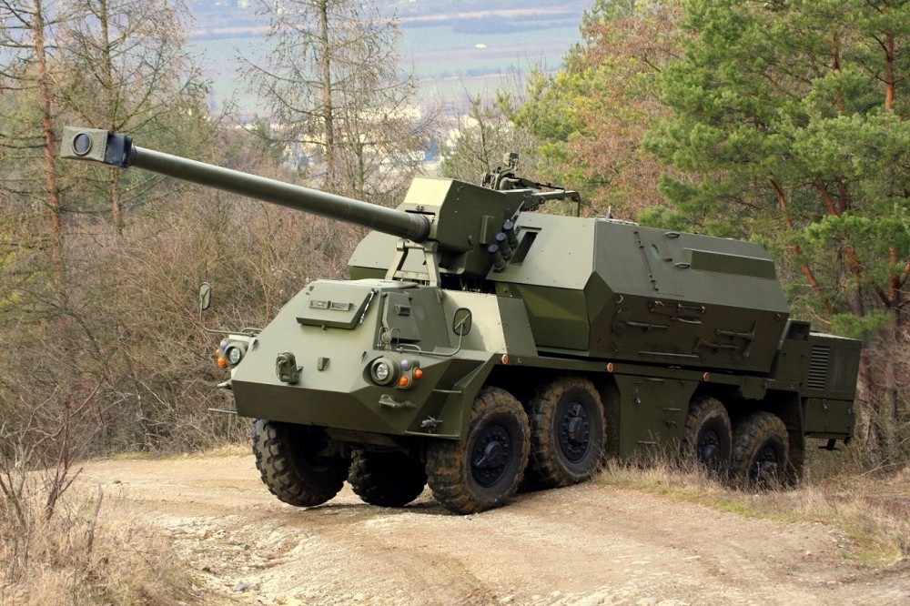 斯洛伐克增購155公厘口徑彈藥，強化該國Zuzana 2自走砲作戰續航力。（取自Konštrukta公司網站）