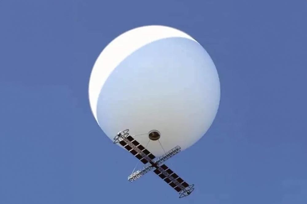 解放軍在春節期間增加施放空飄氣球，連續2天共施放16枚擾台。（取自微博）