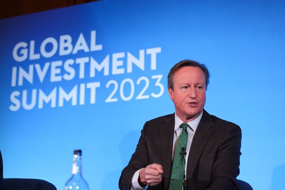 英国外交大臣卡麦隆出席第2届全球投资峰会。（取自X平台）(photo:UpMedia)