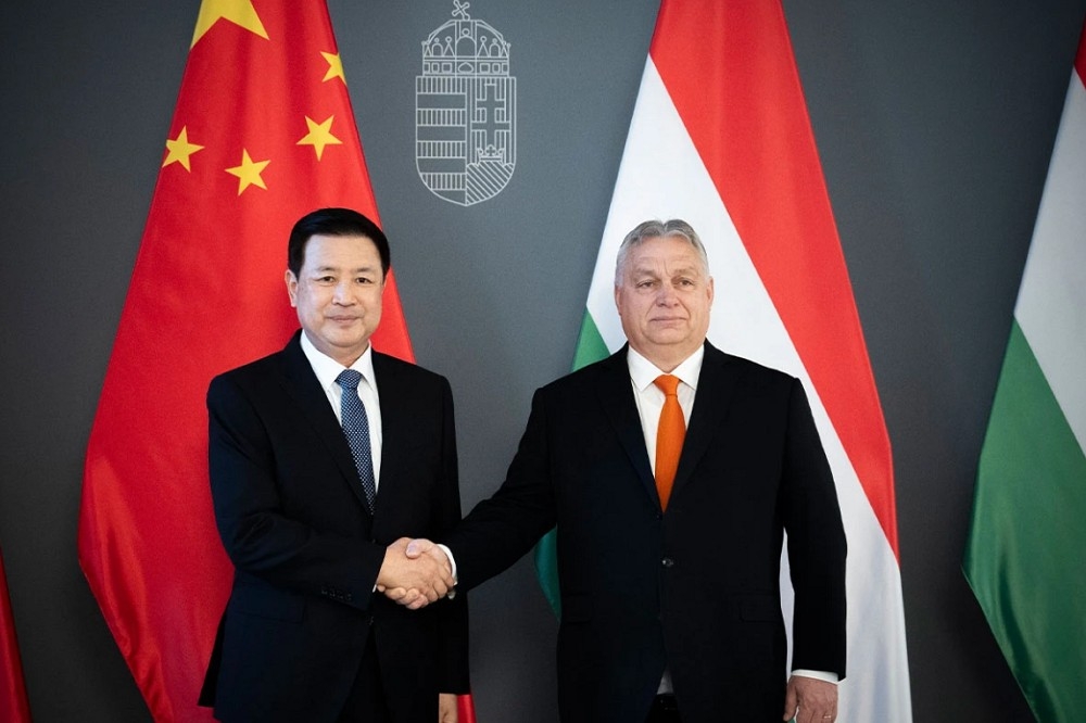 中國公安部長王小洪（左）訪問匈牙利，獲得總理奧班接見。（取自匈牙利總理官網）