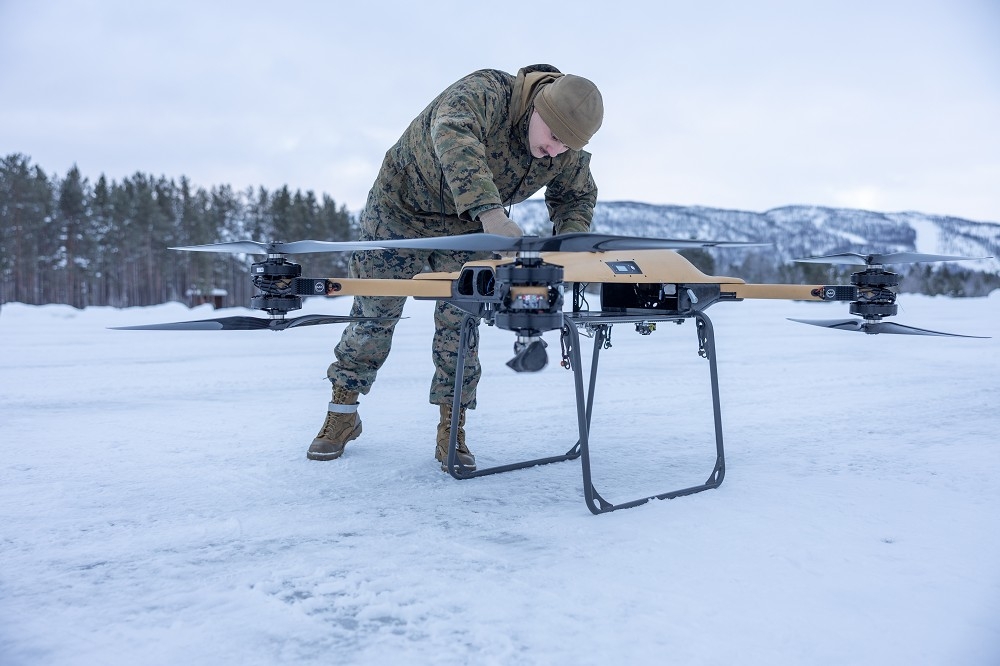 美國陸戰隊後勤單位，藉輪調歐洲的機會測試旗下TRV-150補給無人機，驗證在極端氣候下運補的能力。（取自DVIDS網站）