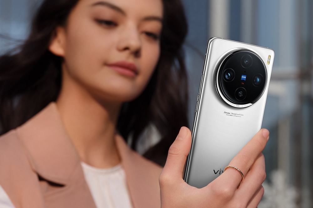 vivo X100 Pro「白月光」海外首發即日起開放預購（vivo 提供）