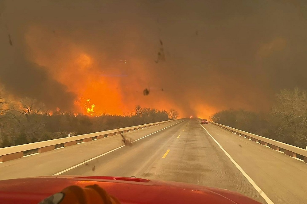 當前德州北部大火的蔓延速度非常驚人。（美聯社）