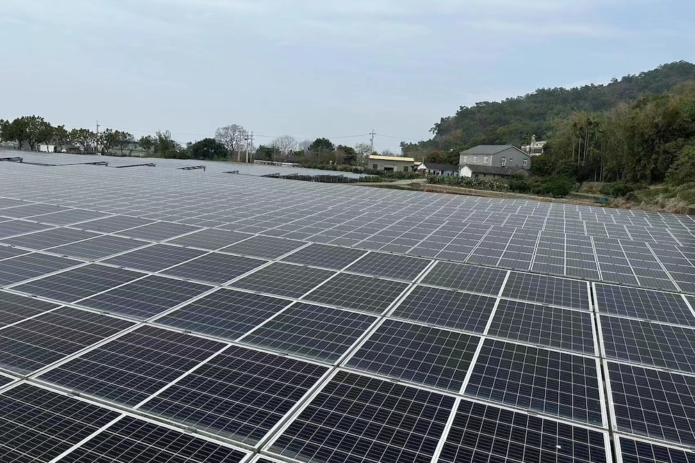 卡比爾基金公司將擴大台灣中部的太陽能案場投資，並於日前來台視察。（卡比爾基金公司提供）