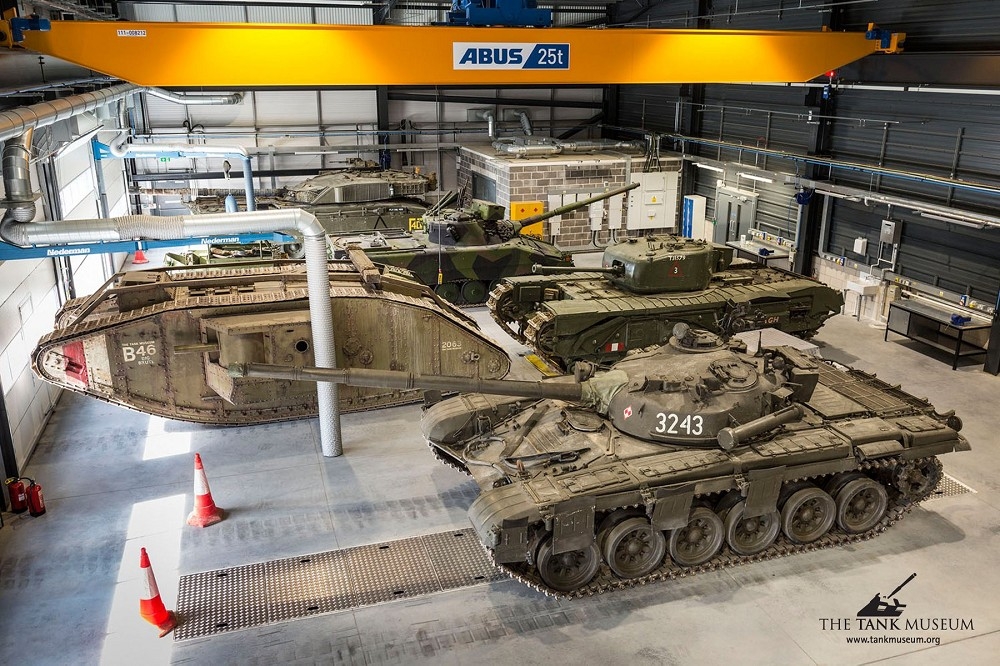 收藏多輛T-72的英國博明頓戰車博物館，協助廠商複刻履帶備件，目前成品已送抵烏克蘭支援抗戰。圖為該國收藏的波蘭T-72早期型。（取自戰車博物館）