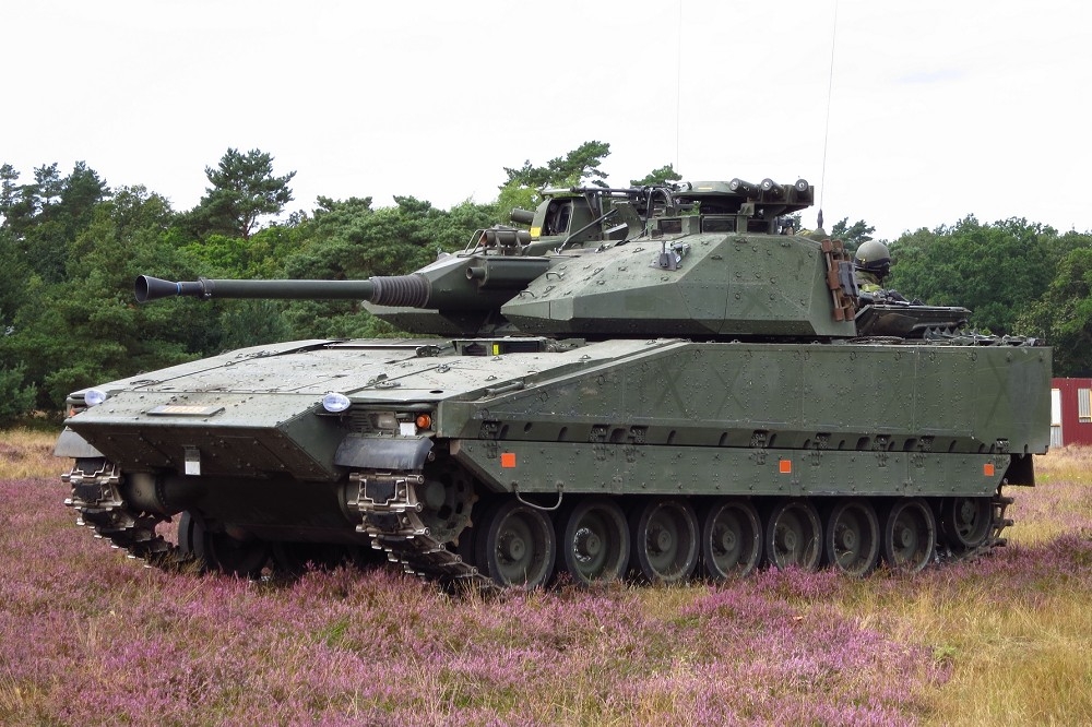 瑞典作為「千乘之國」，坐擁千餘輛裝甲運兵車。（CV90裝甲戰鬥車／維基百科）