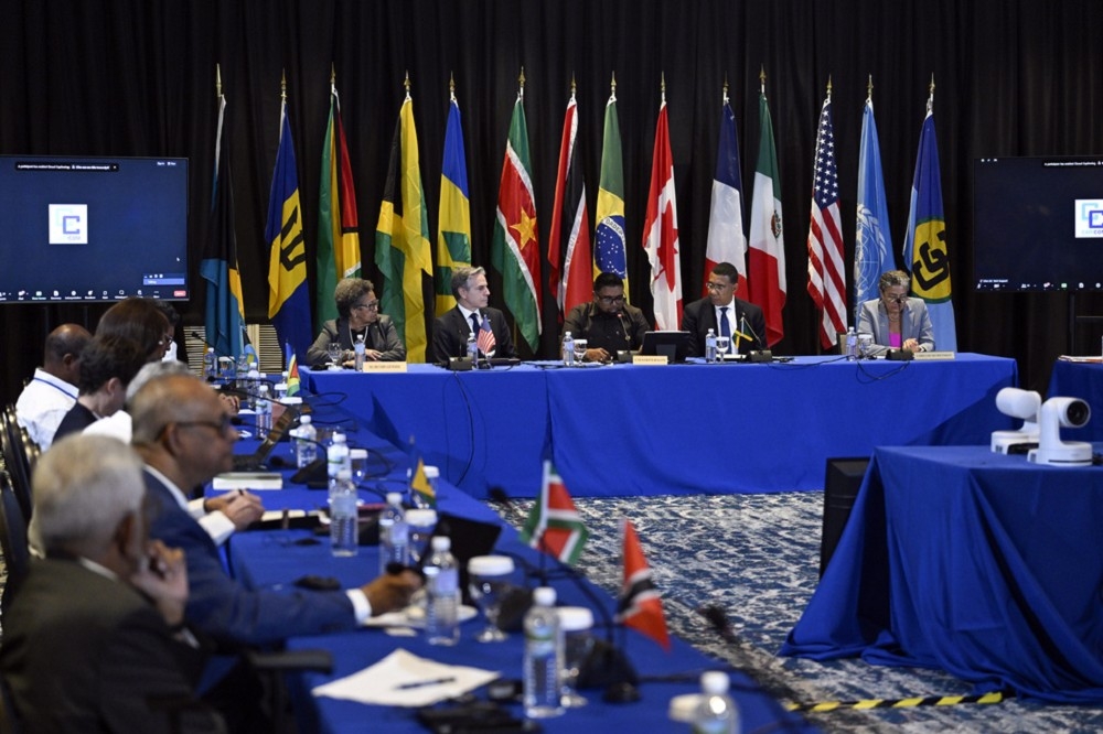 美國國務卿布林肯與「加勒比海共同體」成員國領導人，就海地危機舉行會議。（美聯社）