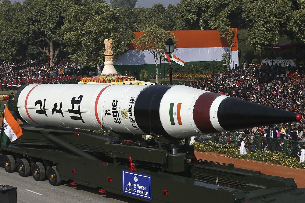 印度首度成功测试「烈火5型」飞弹MIRV构型，进一步强化该国战略吓阻能力，图为「烈火5型」飞弹。（资料照片／美联社）(photo:UpMedia)