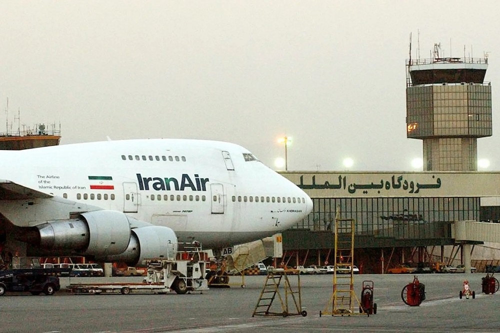 七大工業國組織對伊朗提出警告，對俄國提供彈道飛彈恐將使其民航營運遭受制裁，圖為伊朗航空客機。（資料照片／美聯社）