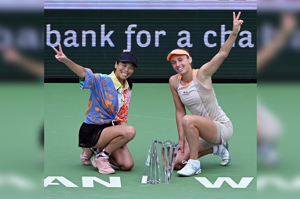 謝淑薇與比利時搭檔梅丹斯所組成的「台比聯軍」，在印地安泉網球賽，奪得冠軍。（取自謝淑薇臉書）