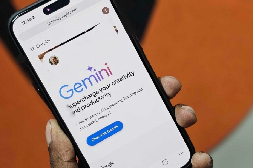 法國監管機構指責，Google在訓練AI機器人Gemini上一直沒有坦承布公。（取自@Investingcom）