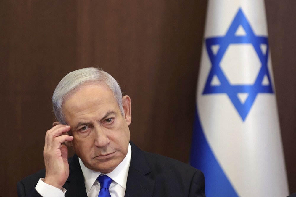 以色列總理納坦雅胡在國會通過法案後，矢言關閉半島電視台駐以辦公室。（美聯社）