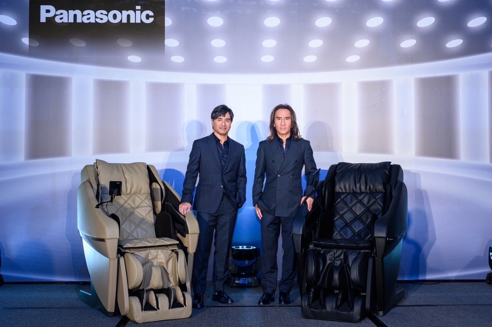 動力火車擔任 Panasonic「REALPRO世界之座 溫感按摩椅」產品代言人（Panasonic 提供）