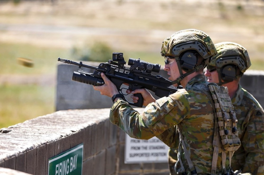 史泰尔的GL40榴弹发射器获得澳洲陆军採用，并授权当地军工厂以SL40为名生产。（取自澳洲国防军）(photo:UpMedia)