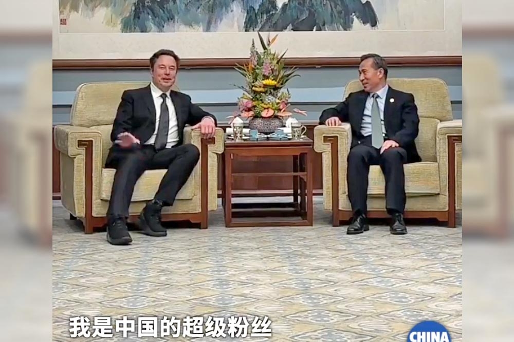 馬斯克28日會晤中國貿促會會長任鴻斌時，自稱是中國的超級粉絲。（取自@Byron_Wan）
