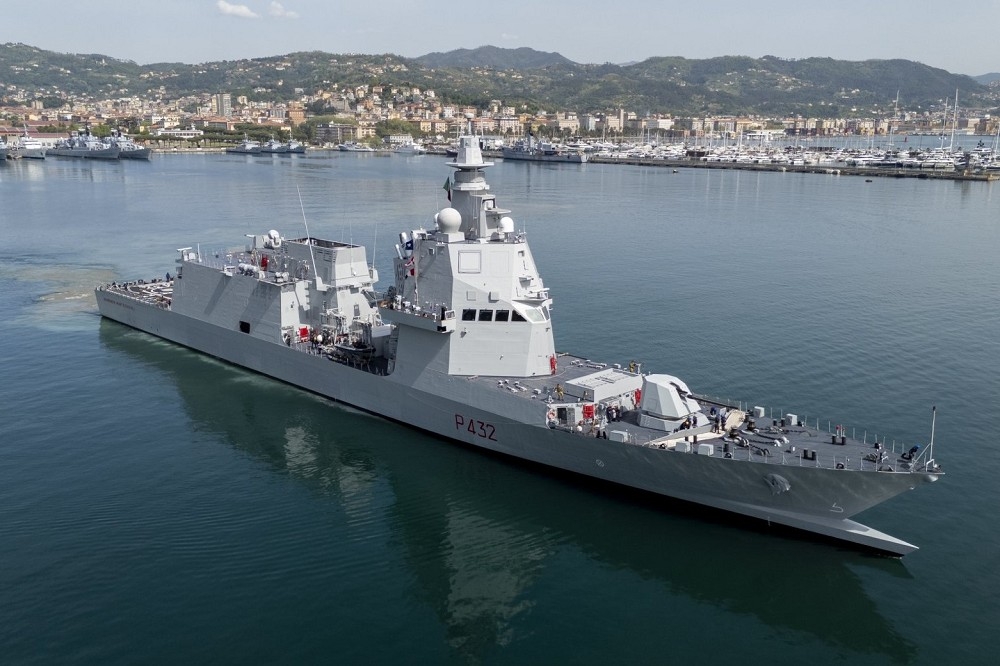 「雷蒙多．蒙特庫科利號」巡防艦自拉斯佩齊亞海軍基地出發，該艦將成為首艘參加「環太平洋」和「太平洋之龍」軍演的義國軍艦。（取自義大利海軍）