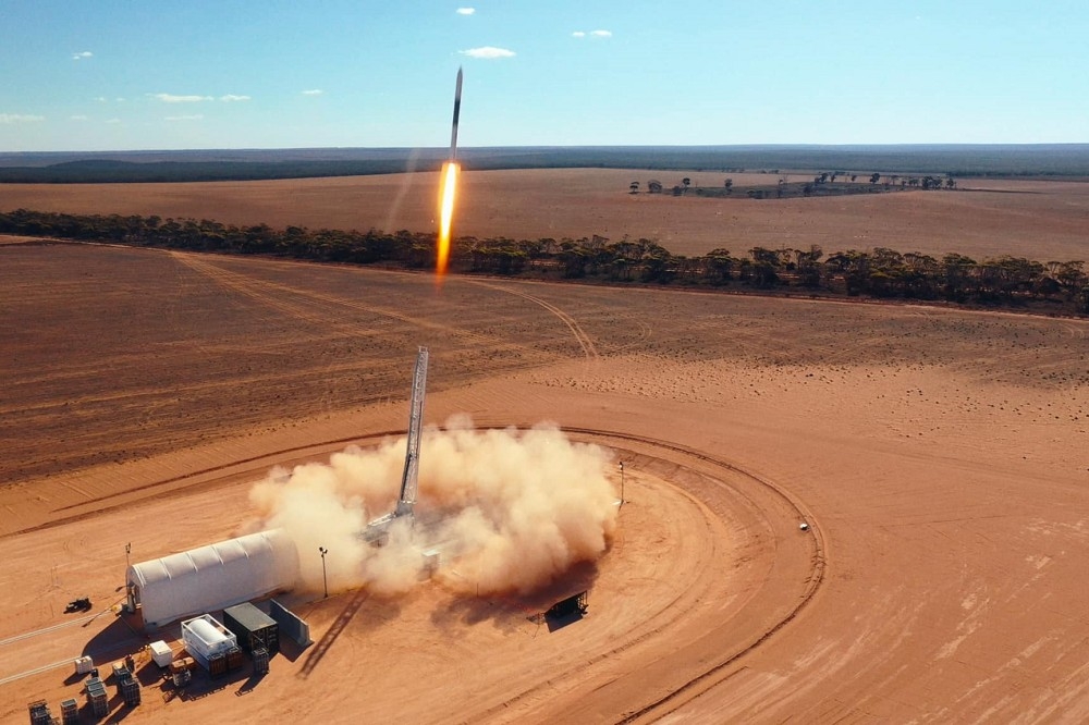德國航太新創公司HyImpulse，3日在澳洲南部成功進行了石蠟燃料火箭的試射，可望推動太空任務新發展。（取自HyImpulse公司網站）