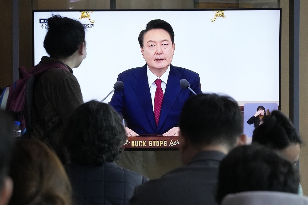 南韓總統尹錫悅今天舉行記者會，承諾改善國計民生。（美聯社）