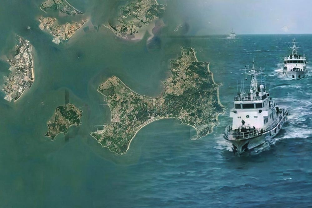 中國海警密集擅闖金門海域，聲稱台灣劃設的禁限制水域「不存在」，引起國際警覺。（合成畫面／取自中國海警局網站）