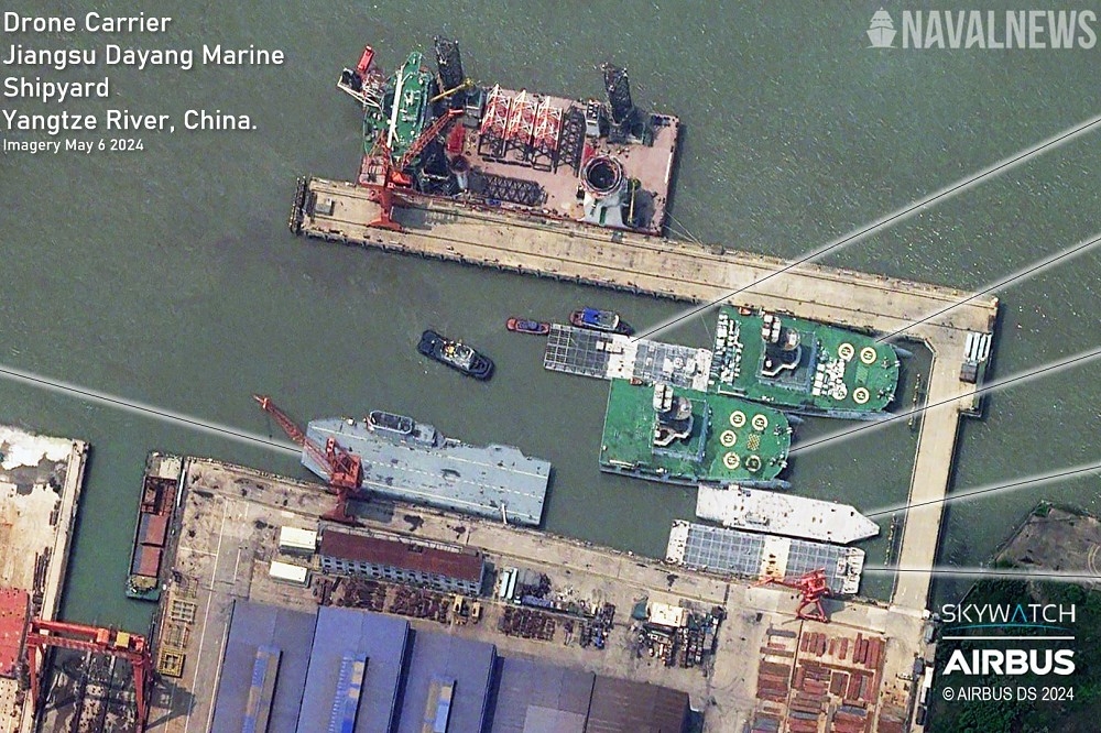 中国在长江上游造船厂打造了一艘具有飞行甲板的船只，很可能是全球首艘专用无人机航母。（取自Naval News）(photo:UpMedia)