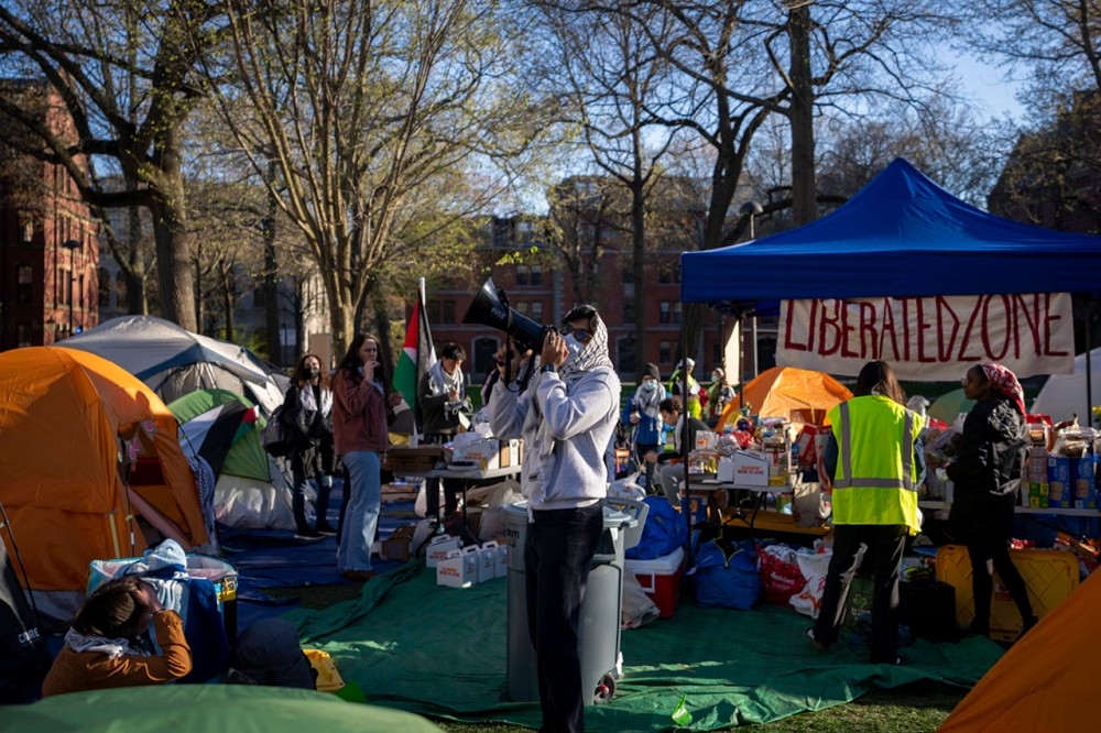 哈佛大学挺巴学生持续3周的抗争在双方协商后，以和平收场。（美联社）(photo:UpMedia)
