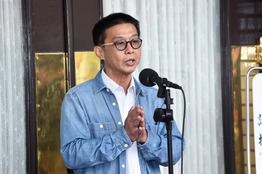 民進黨立委許智傑日前受訪時分析出「7地區9立委國民黨危險名單」，卻遭藍營支持者致電恐嚇。（資料照片／張哲偉攝）
