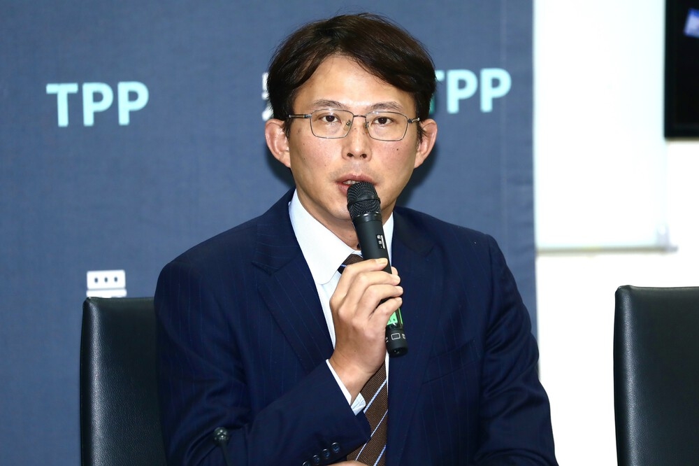 針對國民黨黨部主委有意邀請參加罷免台北雙吳立委活動，民眾黨主席黃國昌回應，只要符合「守護台灣民主、反對綠色威權」主軸的相關活動，自己都樂於參與。（王侑聖攝）