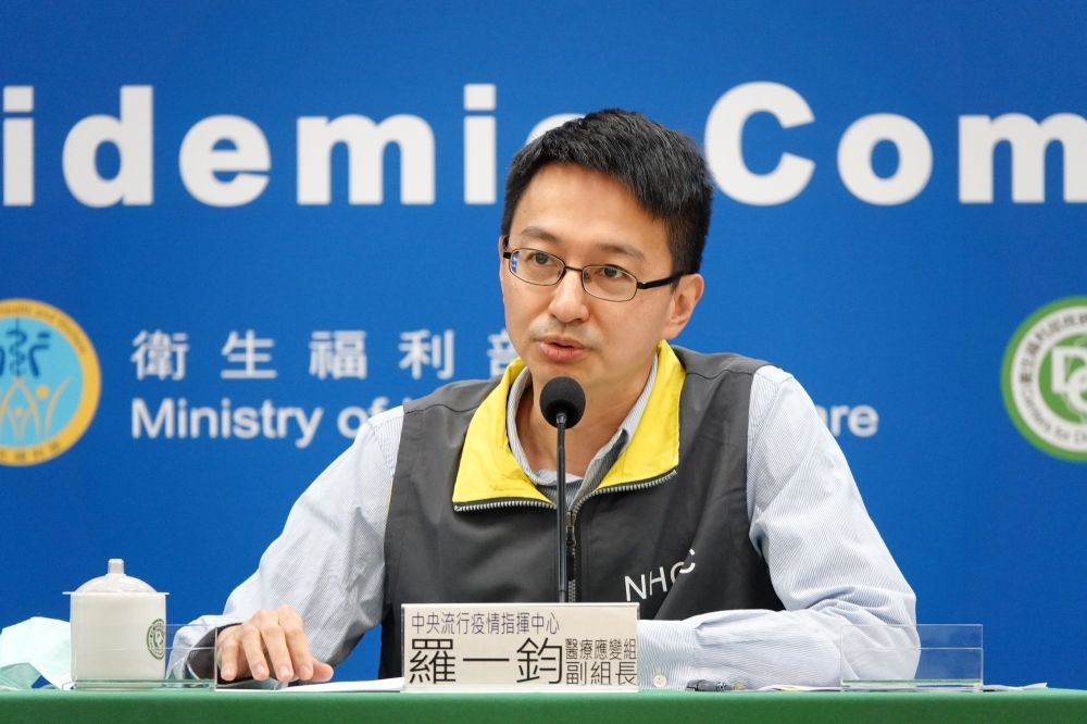 新冠上周就診人次破4萬　新增19死、102例重症創今年新高