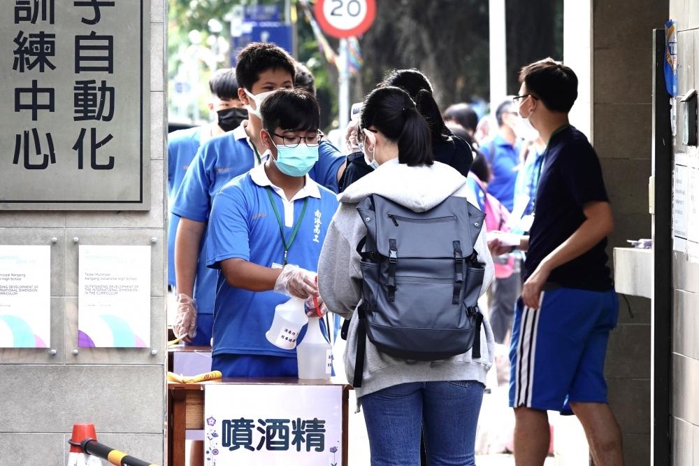 建臺高中集體誤報考科求助無門　大考中心堅決：沒有其他替補方案