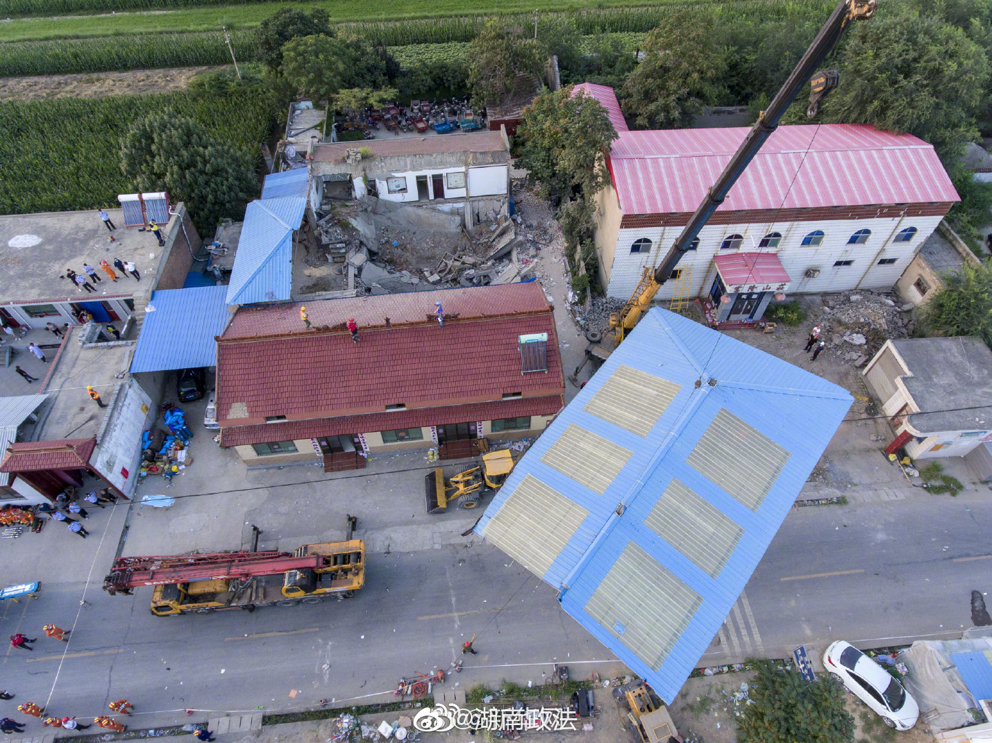 山西襄汾饭店坍塌事故致29死 村民：坍塌部分是以前修的预制板_凤凰网
