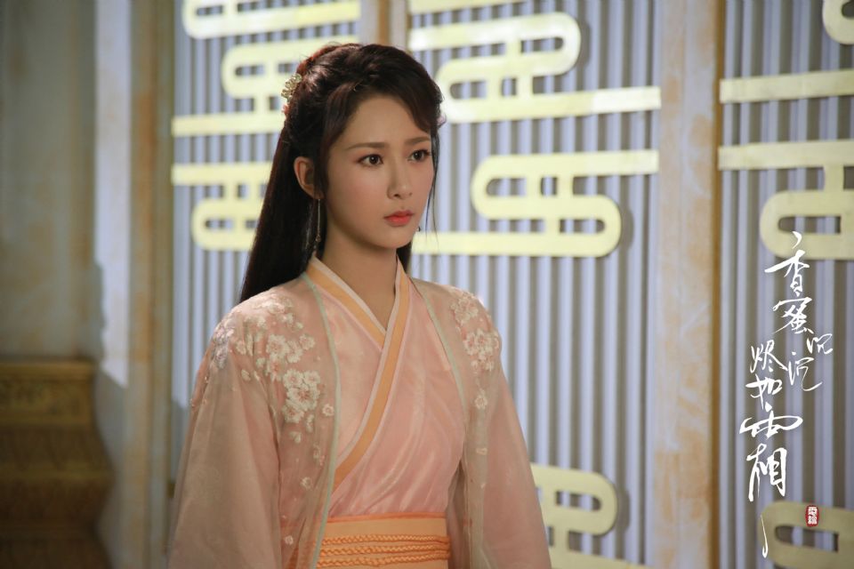楊紫雖不是第一眼美女，但她在《香蜜沉沉燼如霜》的扮相也很有氣質。