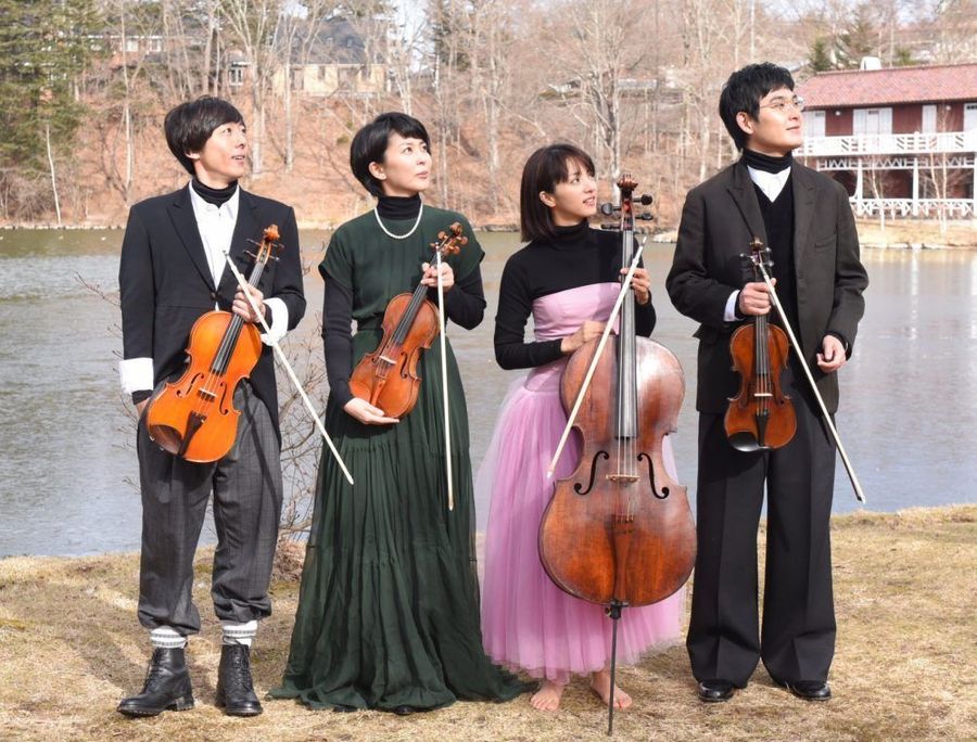 日劇《四重奏》，左起為高橋一生、松隆子、滿島光及松田龍平。