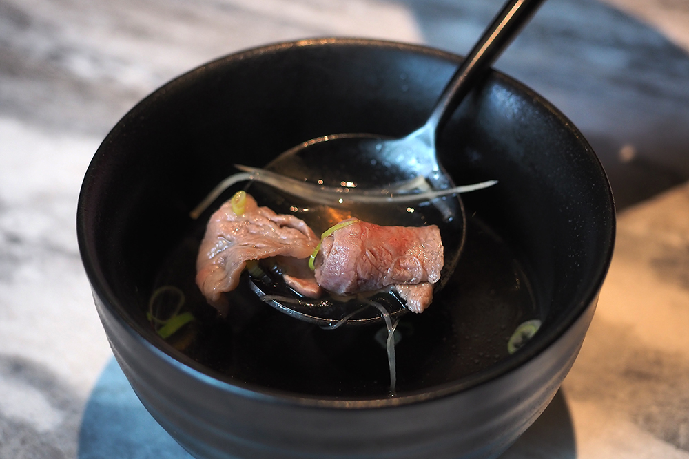 加入日本和牛油添香的清甜『手沖牛肉湯』