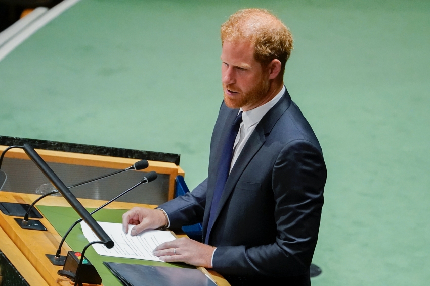哈利王子在美國紐約聯合國總部發表演講時，全程表情嚴肅。