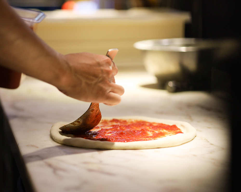 義式餐廳「Rosmarino」披薩都是現點現做，窯烤滋味超道地！