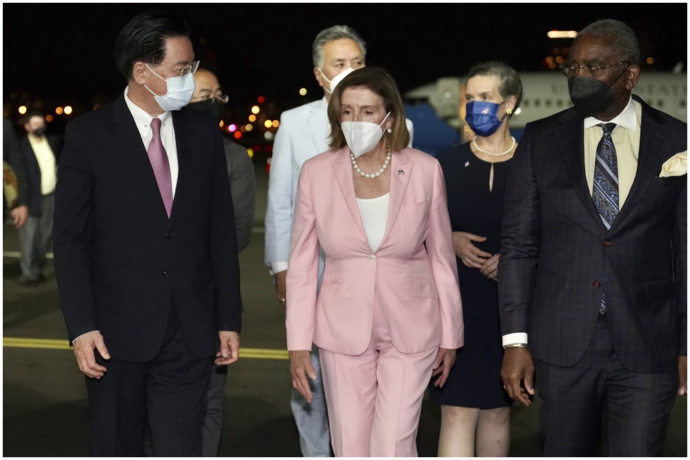 82歲美國眾院議長裴洛西（Nancy Pelosi）昨天深夜（8/2）飛抵台灣