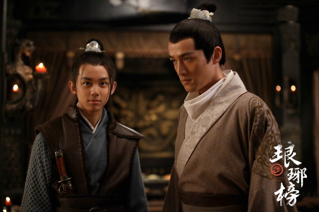 胡歌（右）與吳磊在《琅琊榜》飾演主僕，兩人戲外也有好交情。（取自琅琊榜微博）