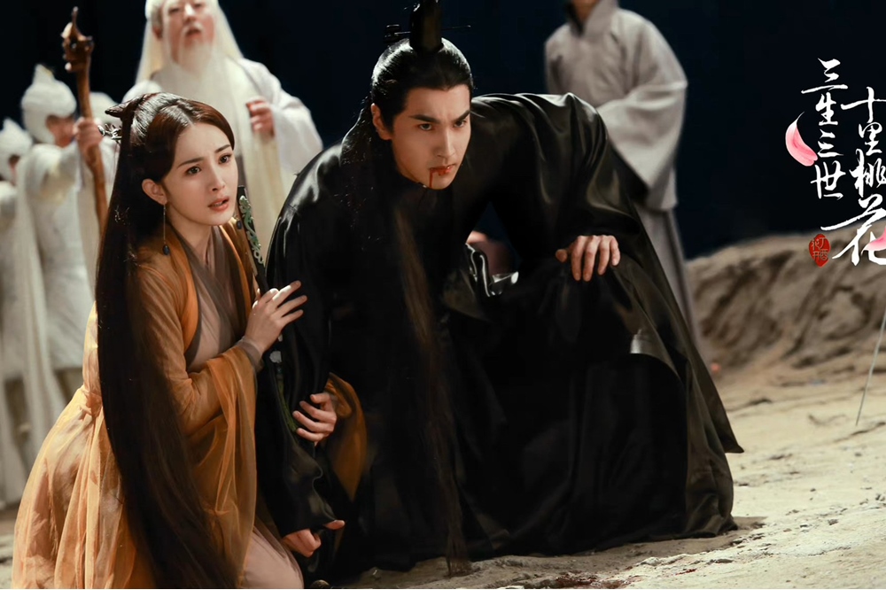 中國一線女星楊冪跟趙又廷2017年主演的仙俠劇《三生三世十里桃花》紅遍全亞洲，