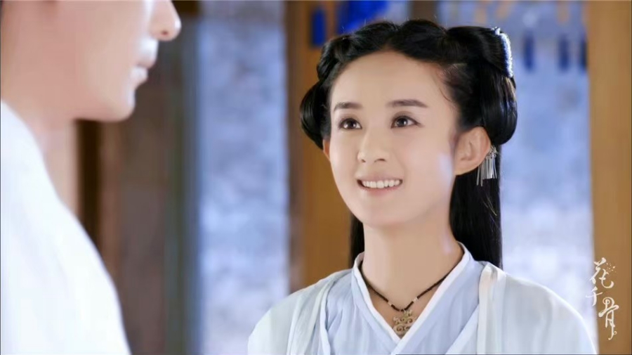趙麗穎2015年主演仙俠劇《花千骨》爆紅，成功從二線躍為一線演員。