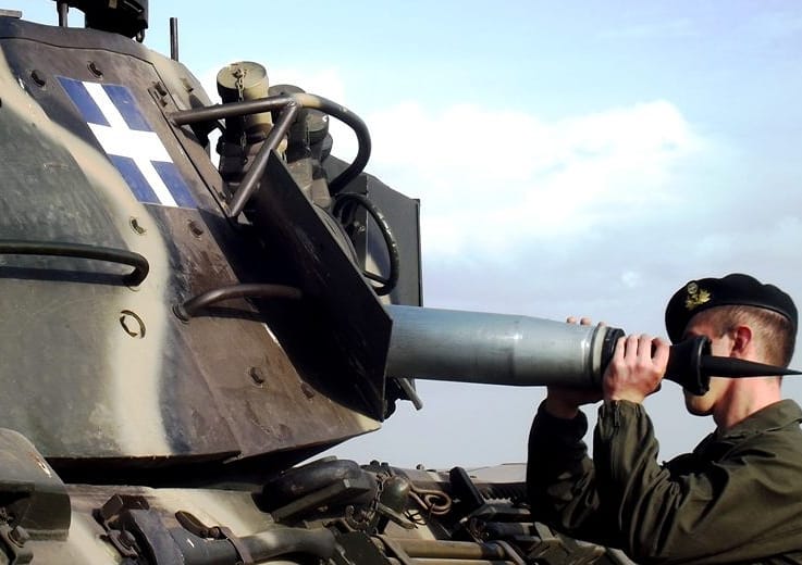 希臘戰車兵為「豹1」座車補充翼穩脫殼穿甲彈
