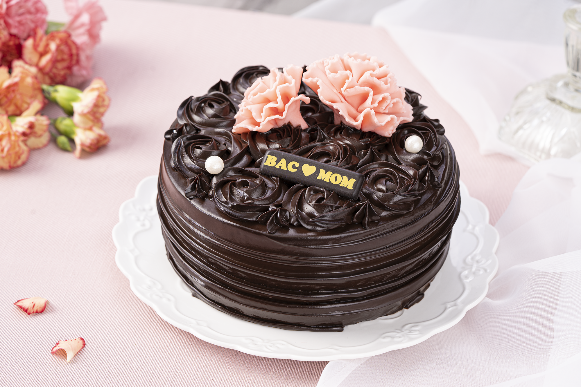 巧克力蛋糕專家「BAC」新品「伯爵夫人茶韻蛋糕」於 4/27 預訂且付款完成再贈「BAC 質感不鏽鋼蛋糕刀」。