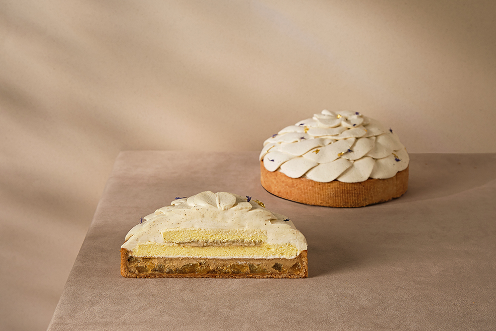 連續多年為愛馬仕 Hermès 指定法式精品糕點品牌的「法絨法式手工甜點」即日起推出母親節限定主題蛋糕。